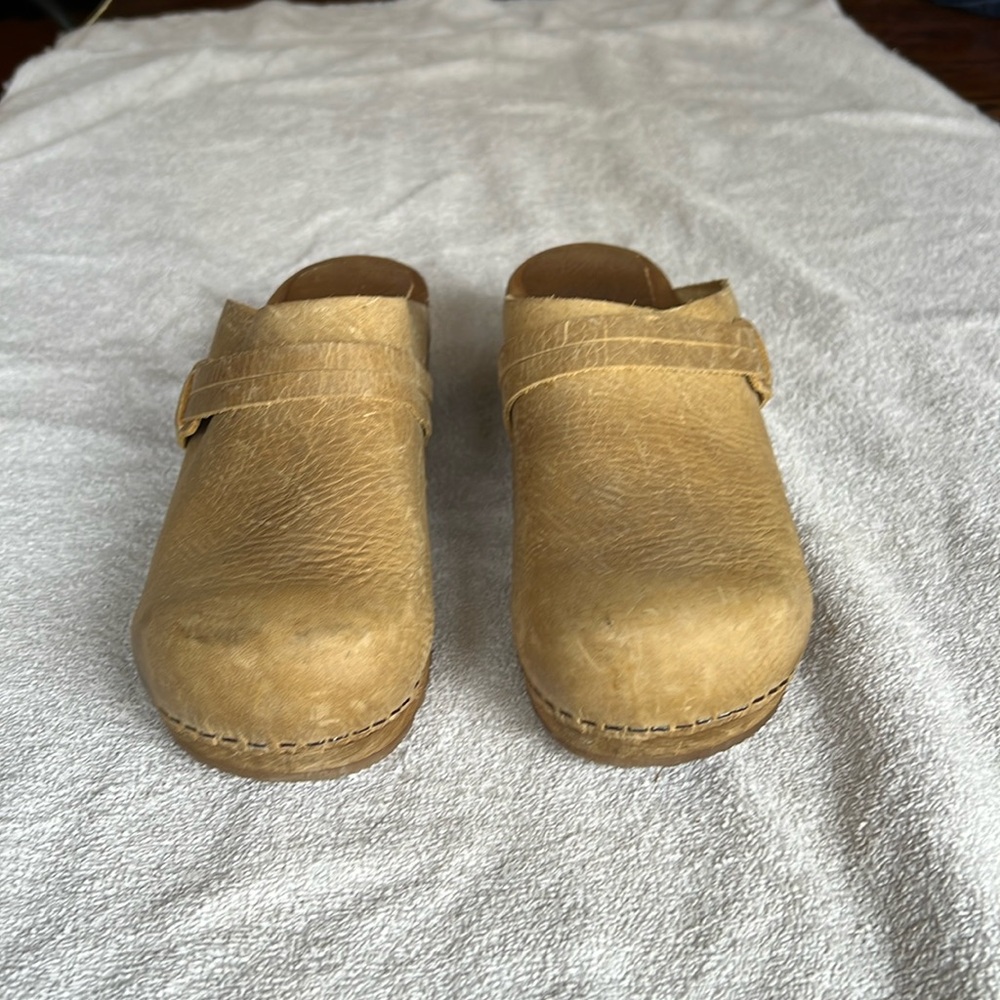 Sanita clogs size 39.